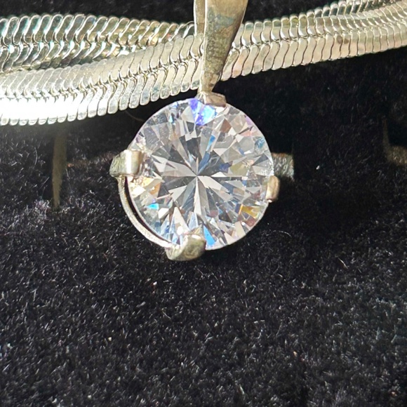 8 carat CUBIC ZIRCONIA NECKLACE, ITALIAN STERLING SILVER FLAT CHAIN 17 INCHES - Picture 2 of 4